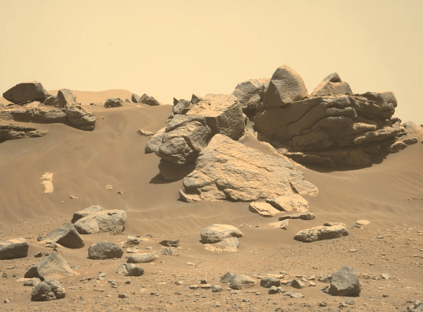 nasa-reveals-the-best-photos-shot-by-mars-perseverance-rover-in-2021.png