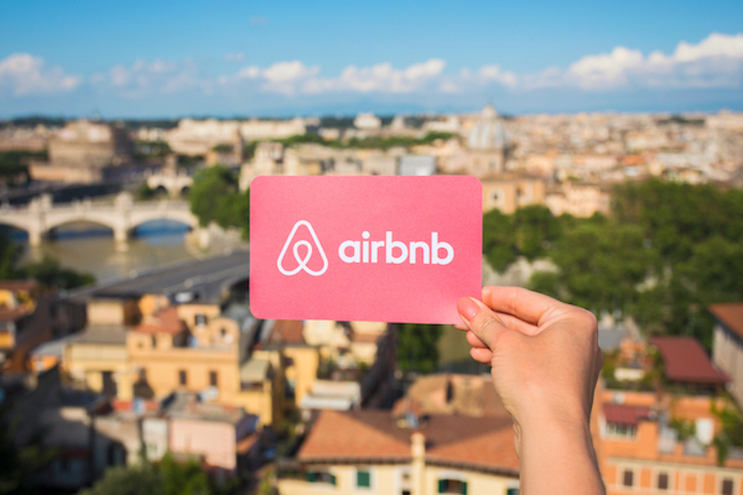 airbnb-introduces-guidelines-to-help-employees-work-productively-from-anywhere-1.jpg