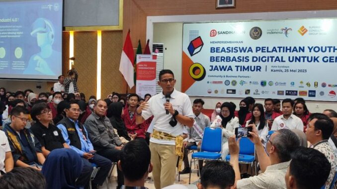 Minister Uno provides digital marketing training to youth in Surabaya - ANTARA News